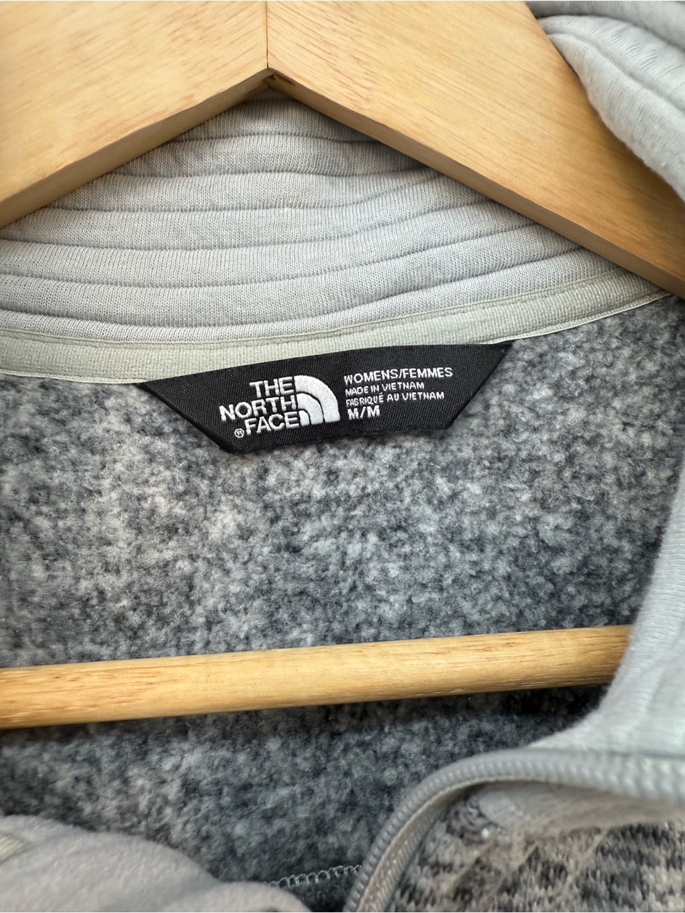 The North Face Light Gray Heathered Fleece Jacket - Picture 4 of 6